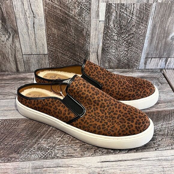 Women's Leopard Slip On Shoes - Picture 1 of 4